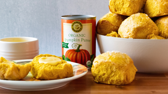 pumpkin dinner rolls